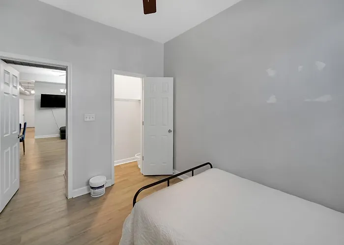 Heart Of 4 Bedroom Chicago