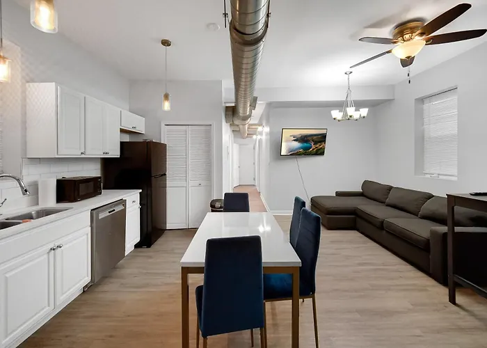 Heart Of 4 Bedroom Appartamento